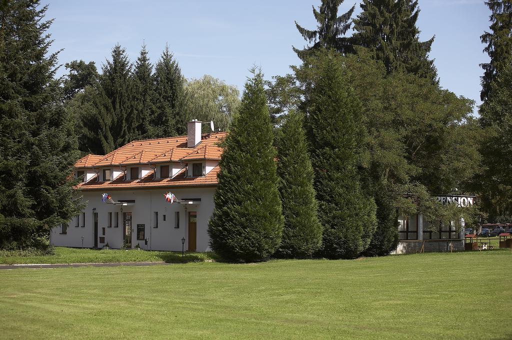 Pension Konopiste Benesov  Zewnętrze zdjęcie